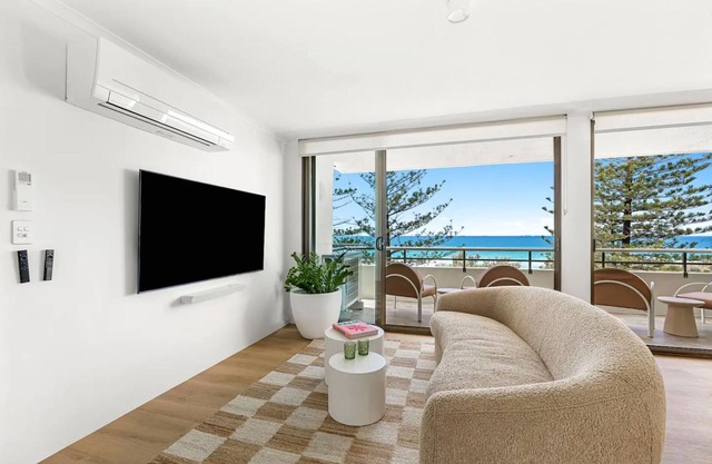 Beachfront living & ocean views