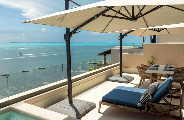 Beachfront Luxe Penthouse Studio in Isla Mujeres