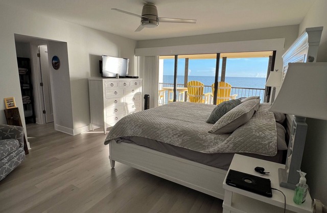 Beachfront on Gulf of Mexico- Madeira Beach , Florida 2 br/2ba Fully remodeled
