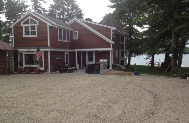 Beachfront On John's Pond, Indoor HEATED Pool, and Dock!