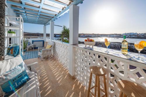 Beachfront two bedrooms house Casa Toral