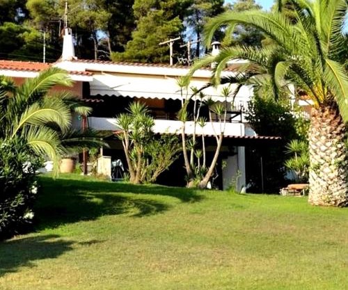 Beachfront Villa 100m from Sea for up to 10 guests