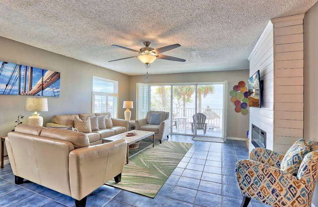 ☀️Beachfront with Great Views and Amenities-Sea Oats #101☀️