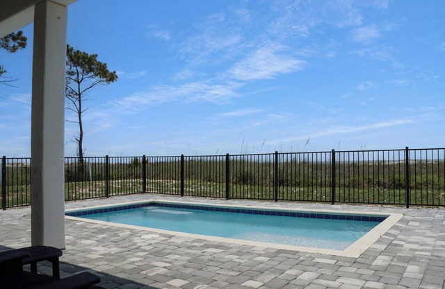 ☀️Beachfront with Private Pool | 🐾Pet-Friendly🐾 | Seminole Wind☀️