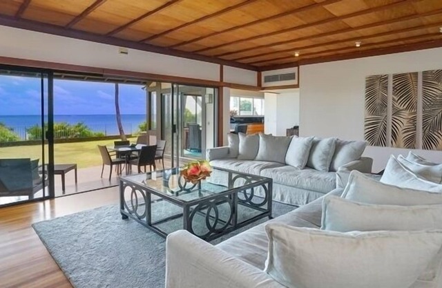 Beachfrontt | Hot Tub | AC - SPECIAL SUM/FALL RATE $9900/MT