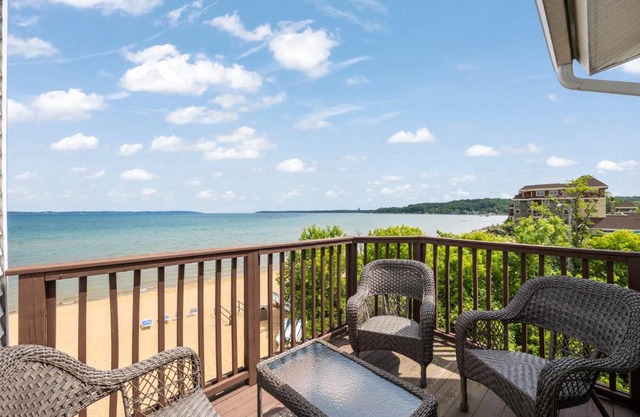 Beachside 329 Waterfront Condo