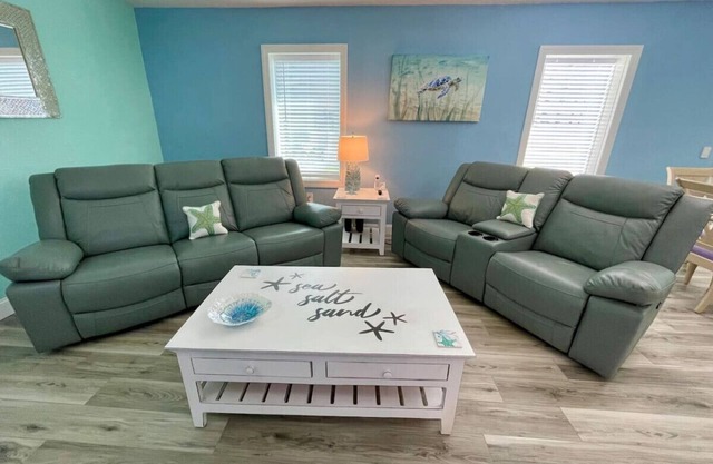 Beachside Bungalow – Steps from the Beach