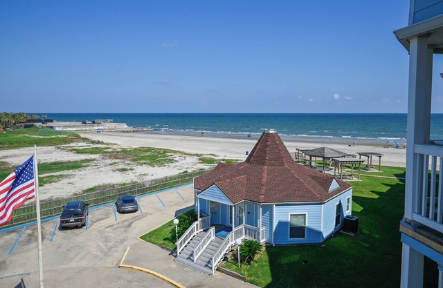 Beachside/Top Flr/Sunrise-Ocean Views/Prvt Beach Access/Pool/W&D/Parking Garage