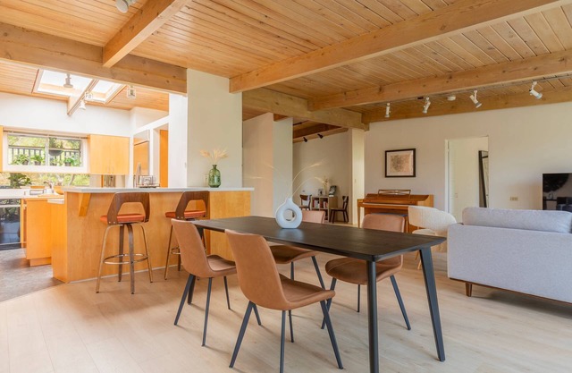 Beachwood Drive by onefinestay