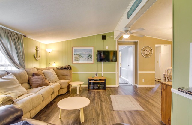 Beachy Lewes Home w/Outdoor Shower & Fire Pit!