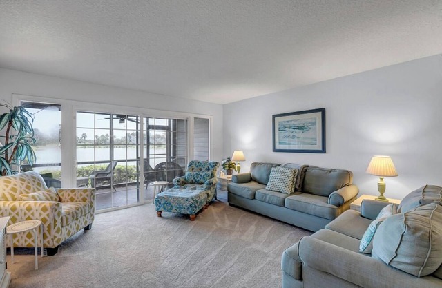 Beachy Vibes - 2BR w lake views & screened sunroom