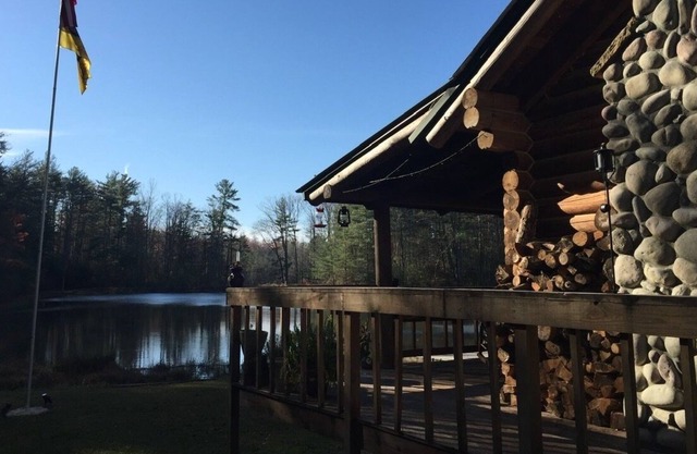 Bear Cabin at Empty Gnats Lake