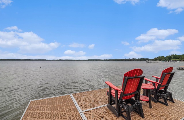Bear Lake Bliss - 3bd/2ba overlooking Bear Lake w/private dock