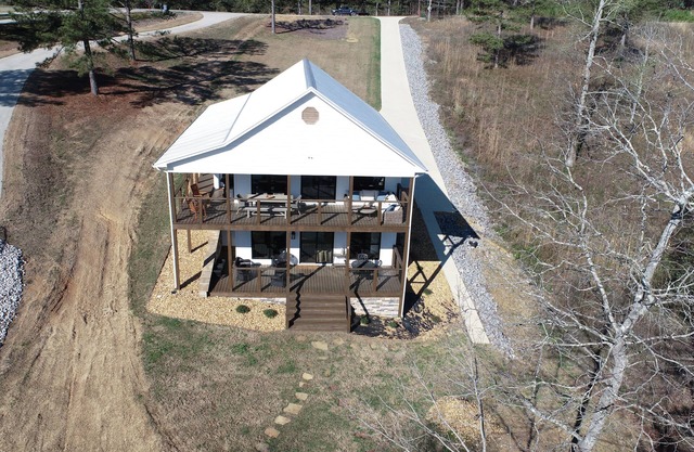 Bear Pen Branch: 4 BR, 3.5 BA in Crane Hill, Sleeps 8