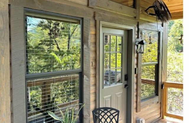 Bear Top Junior Small Cabin w EV Chargernn