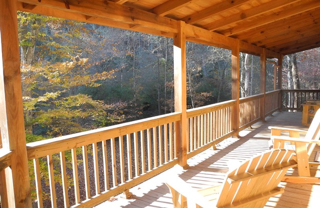 Bearadise Cabin on 300+ ft of Brasstown Creek: Near John C. Campbell Folk School