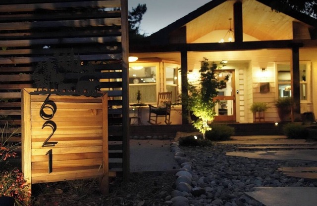 Bearheart Lodge - Haven in the Heart of Visalia, Gateway to the Sequoias