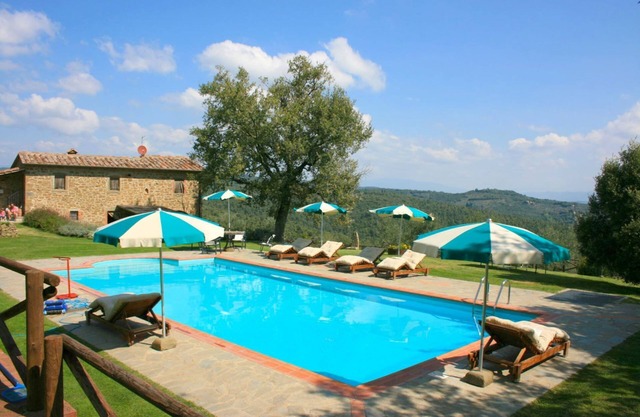 Beautiful private villa for 8 people with WIFI, private pool, TV and pets allowed, close to Arezzo