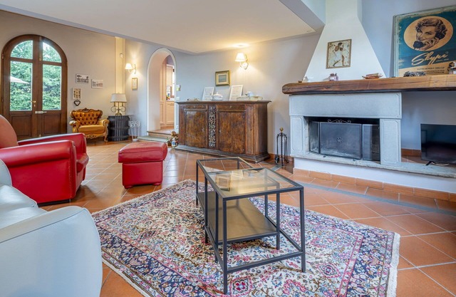 Beautiful private villa for 6 people with WIFI, A/C, TV, pets allowed and parking