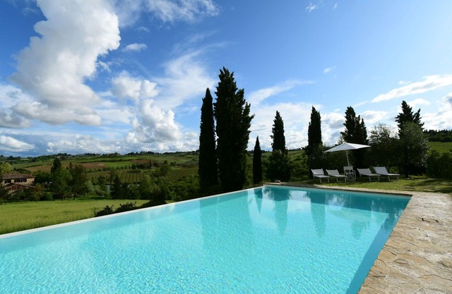 Beautiful apartment for 3 people with WIFI, A/C, pool, TV, pets allowed and parking, close to Si.