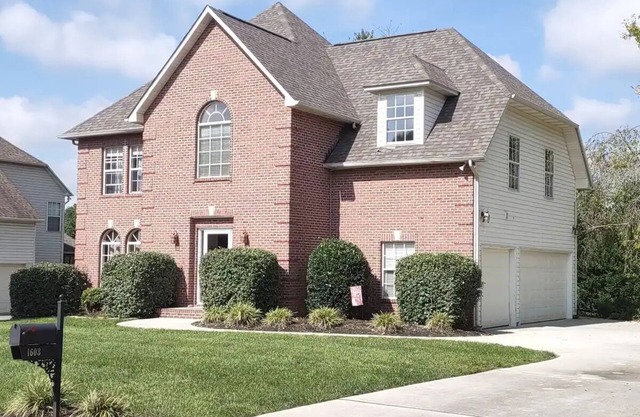 Beautiful 1 acre 4 bd 3 bath non-smoking homenn
