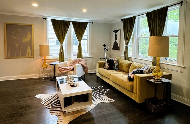 Beautiful 1920s restoration home in Atlanta - King Suite and private parking