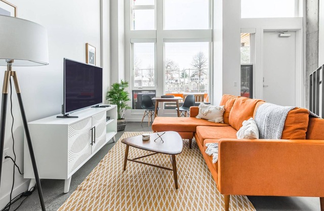 Beautiful 1BR in Bellevue, Gym + Pet-Friendly