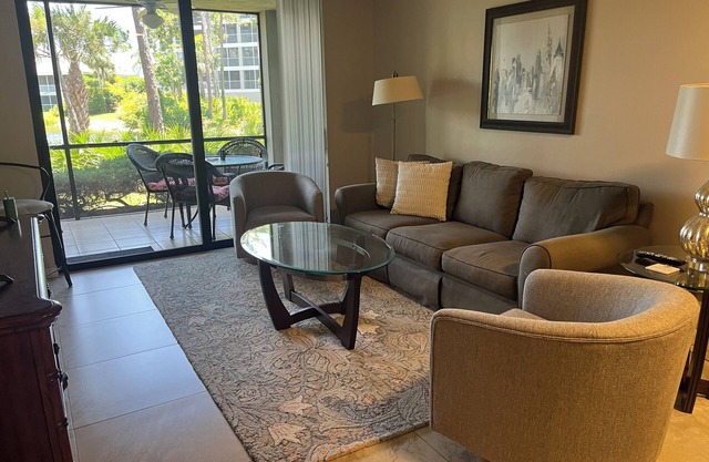 Beautiful 1st floor condo in Bonita Bay