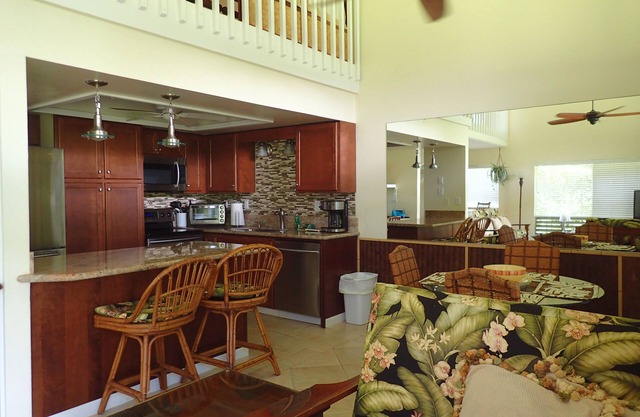 Beautiful 2/2 Townhouse in Princeville, Free WiFi, Cable TV, BBQ, beach gear