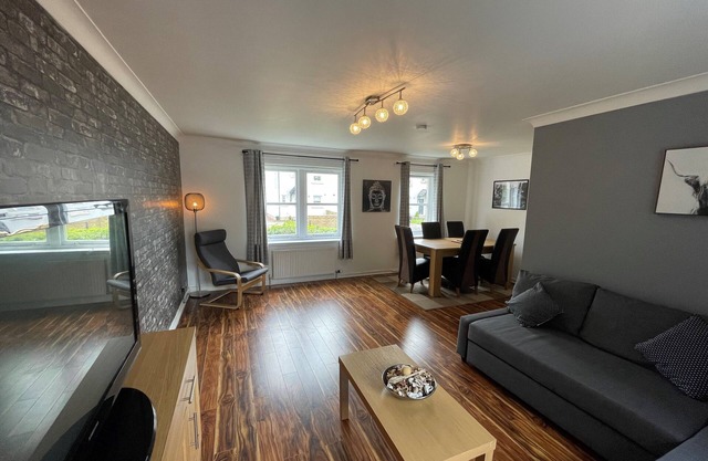 Beautiful 2-Bed Apartment in Renfrew
