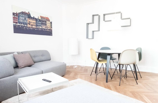 Beautiful 2-bed with large balcony - 67