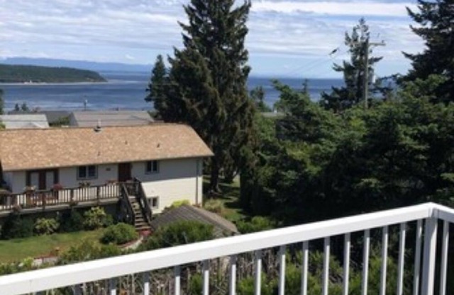 Beautiful 2 Bedroom Ocean View