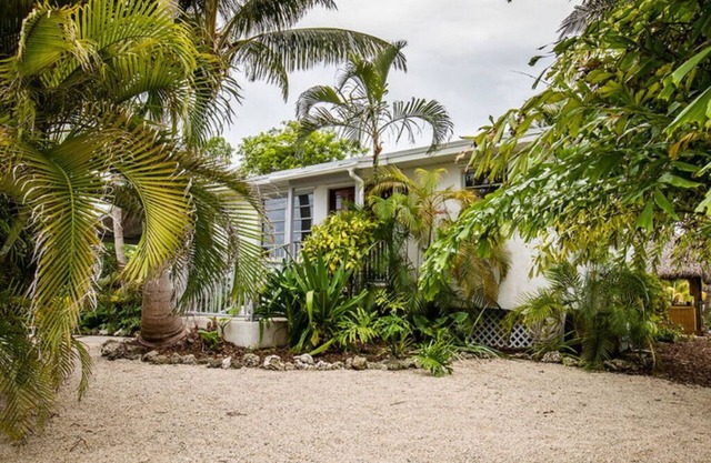 Beautiful 2 Bedroom Pool Home On Big Pine Key
