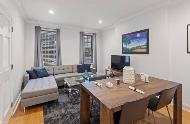 Beautiful 2 bedroom-Graduate Hospital-Back Patio