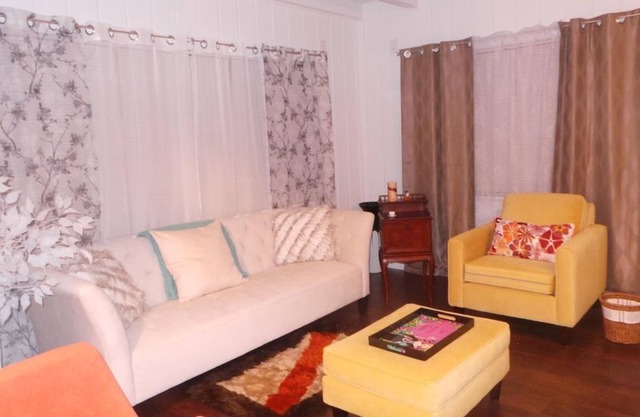Beautiful 2 Br. Single family (100797) by Houzlet