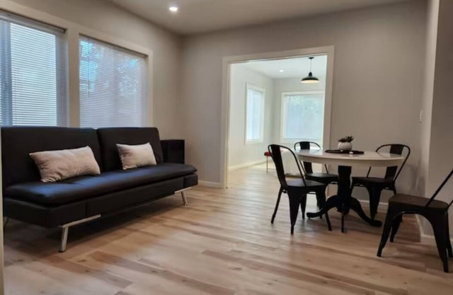 Beautiful 2 BR - Walk to UCB