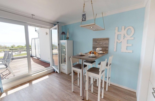 Beautiful 2-room vacation apartment for 4 people and dog with balcony & Baltic Sea view