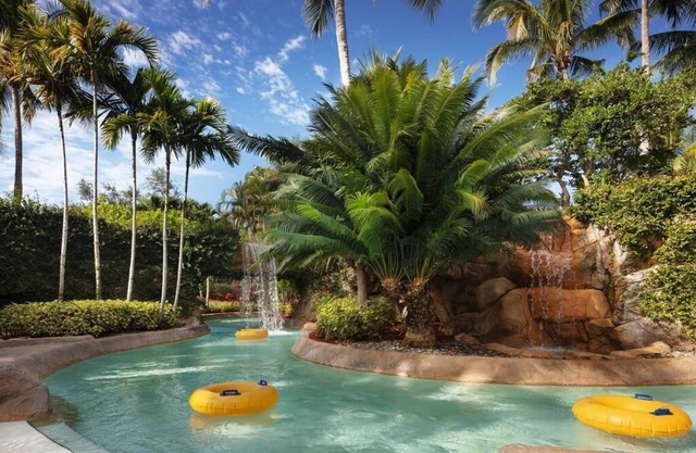 Beautiful 2bd 2 b condo located on golf course with lazy river and private beach