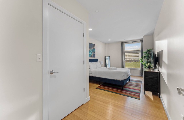 Beautiful 2BD/2BA in Southend Boston 2336