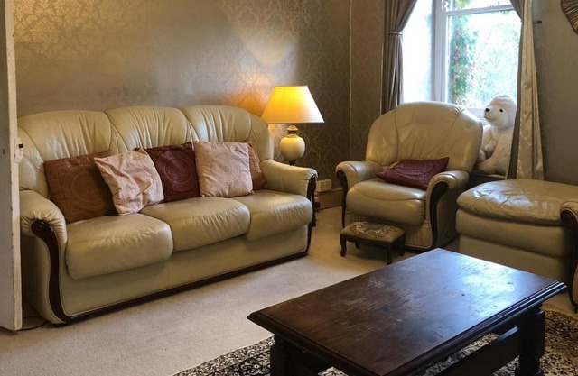 Beautiful 2BD Flat Outstanding Views Near Bath