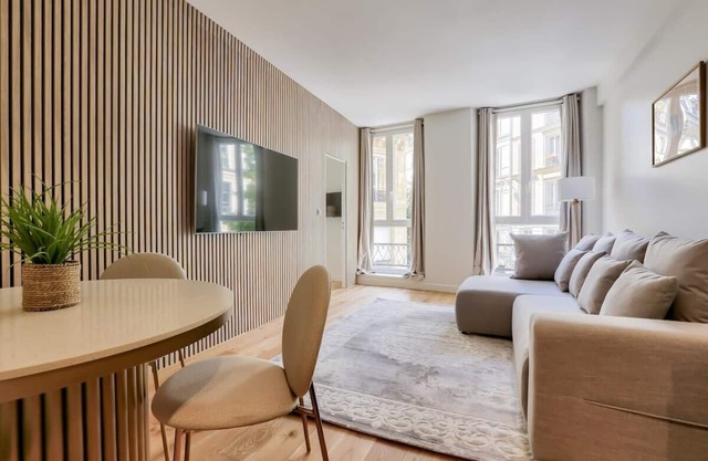 Beautiful 2BR in City Center of Paris