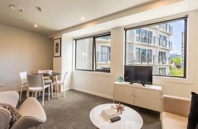 Beautiful 2BR Unit next to Myers Park Zodiak Stays