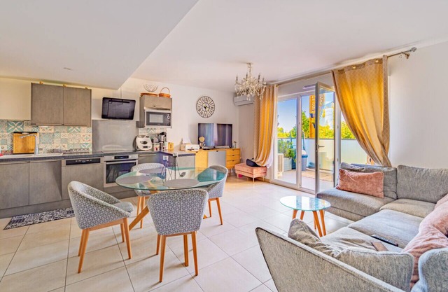 Beautiful 2br w/ AC and terrace near Beaux-Arts in Montpellier - Welkeys