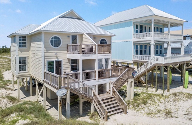 Beautiful 3 Bdrm Gulf front home w/decks galore and amazing Gulf Views