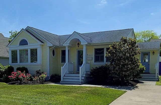 Beautiful 3 Bedroom, 2 Bath HomenOpen Concept, Sleeps 6