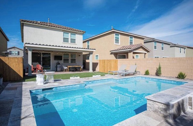 Beautiful 3 bedroom house with heated modern pool