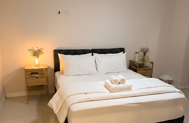 Beautiful 3-bedroom with Outdoor Space in Old Katamon