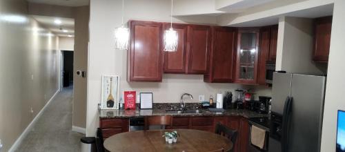 Beautiful 3BR 3BA Condo with free parking near Downtown Washington DC