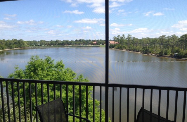Beautiful 3rd Floor condo overlooking water in Golf/Tennis community