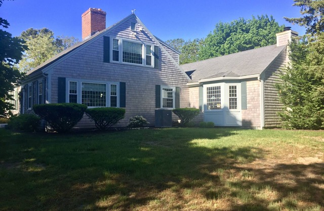 Beautiful 4 Bedroom Home with Central A/C near Sea Street Beach